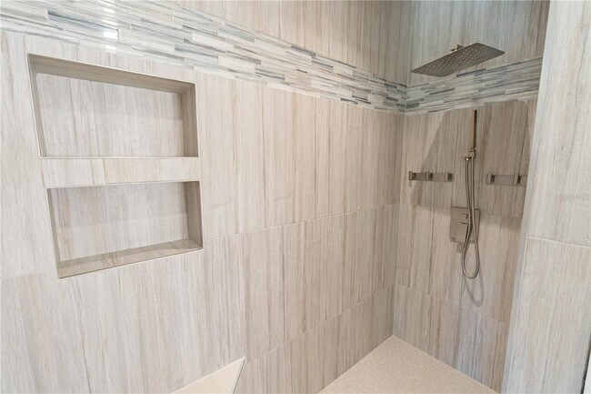 Building Photo - 4543 Carson St NE