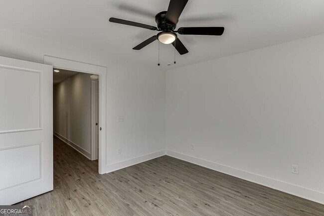 Building Photo - 569 Clayton St