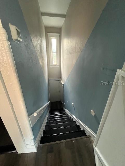 Building Photo - 301 E Palm Ave