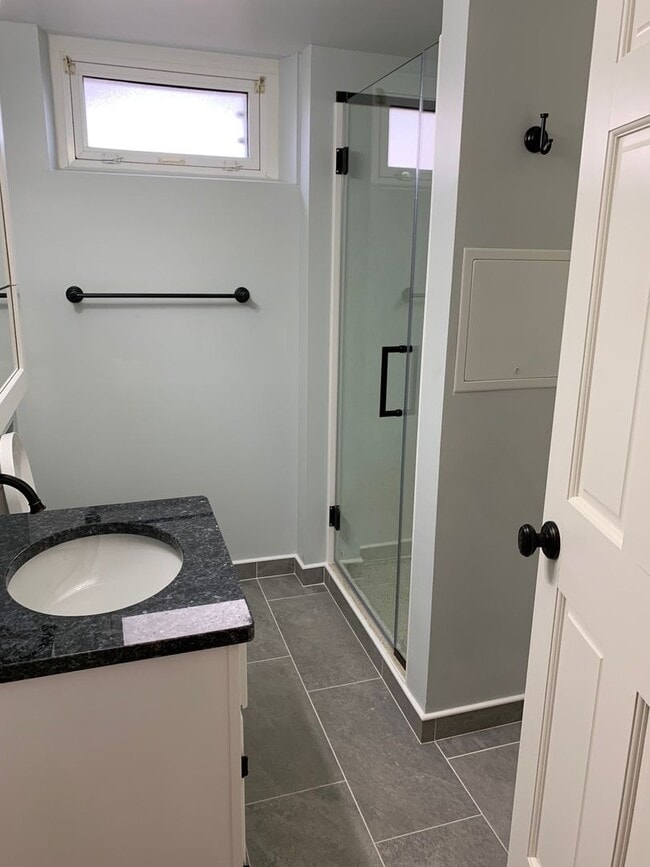 Building Photo - Wonderful 4 Bedroom 2 Bathroom Home in Eastridge!