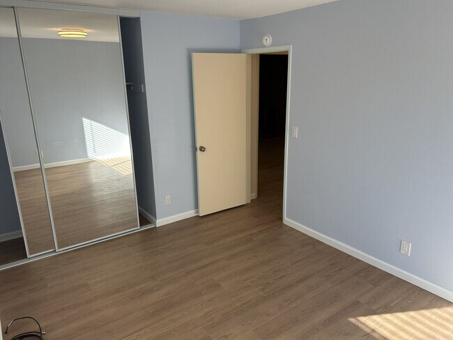 Building Photo - Highly Sought Somerset Highlands Beautiful Home