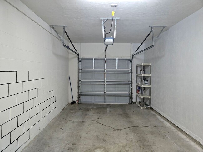 Building Photo - 3 Bedroom/ 2 Bath home at The Greens at West End