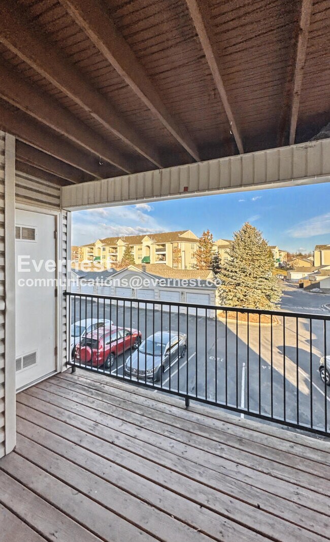 Building Photo - Modern Comfort Meets Mountain Views / 3 beds & 2 Bath / Coming Soon!