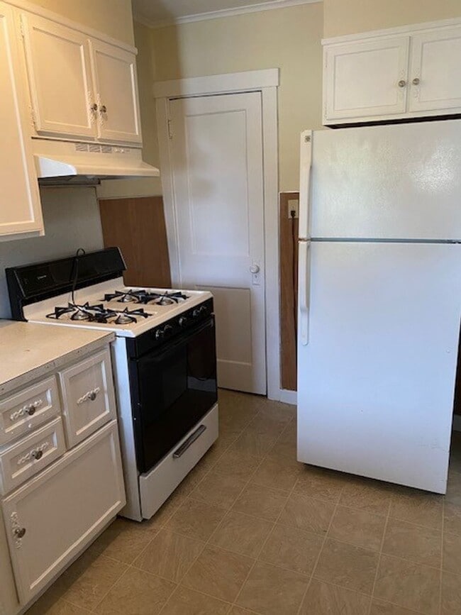 Building Photo - 321 Carroll St