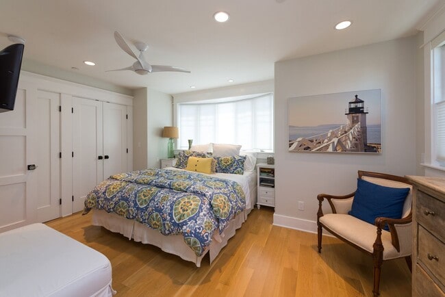 Building Photo - Four-bedroom home in the heart of the Village, offered furnished long-term lease. Ideally located...