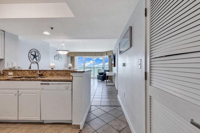 Building Photo - 2506 N Ocean Blvd