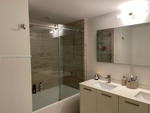 Building Photo - 1300 Brickell Bay Dr