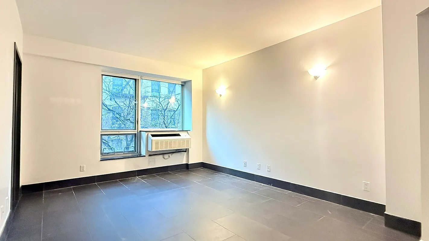 Building Photo - 164 Attorney St