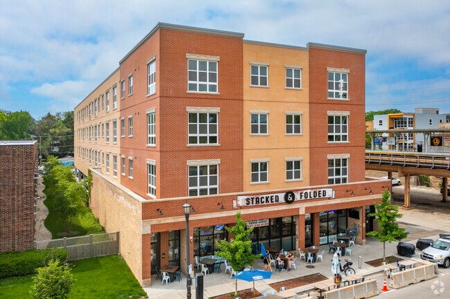 Building Photo - 828 Lofts