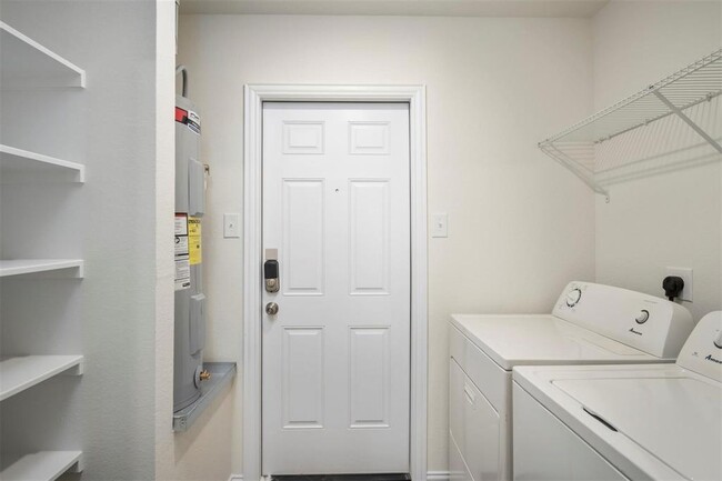 Building Photo - 16136 Brettwood Ln