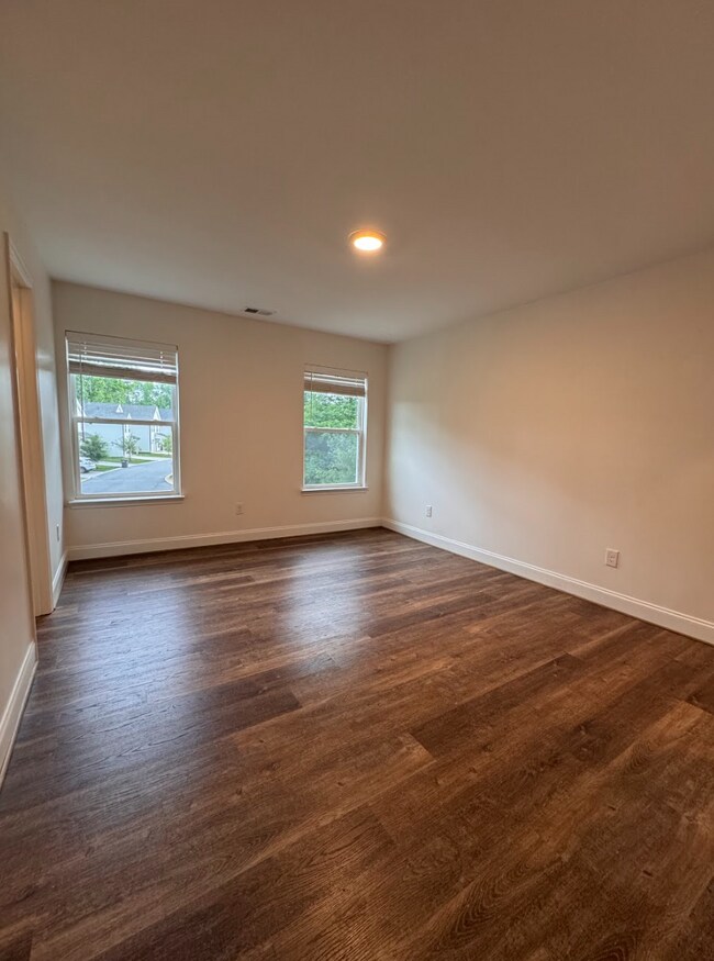 Building Photo - 4 BEDROOMS. 3 BATHS. TRAVELERS REST.