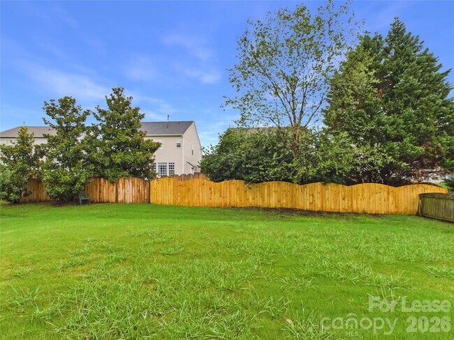 Building Photo - 2204 Arbor Vista Dr