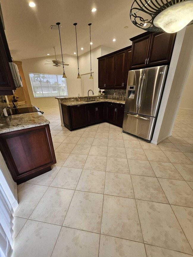 Building Photo - 7835 NW 78th Ave