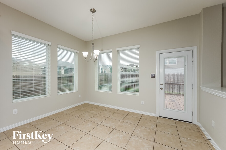 Building Photo - 535 Blocker Ranch