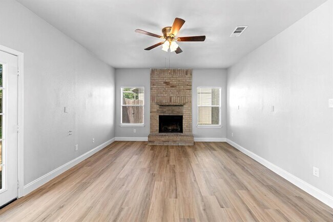 Building Photo - 1207 York Castle Dr