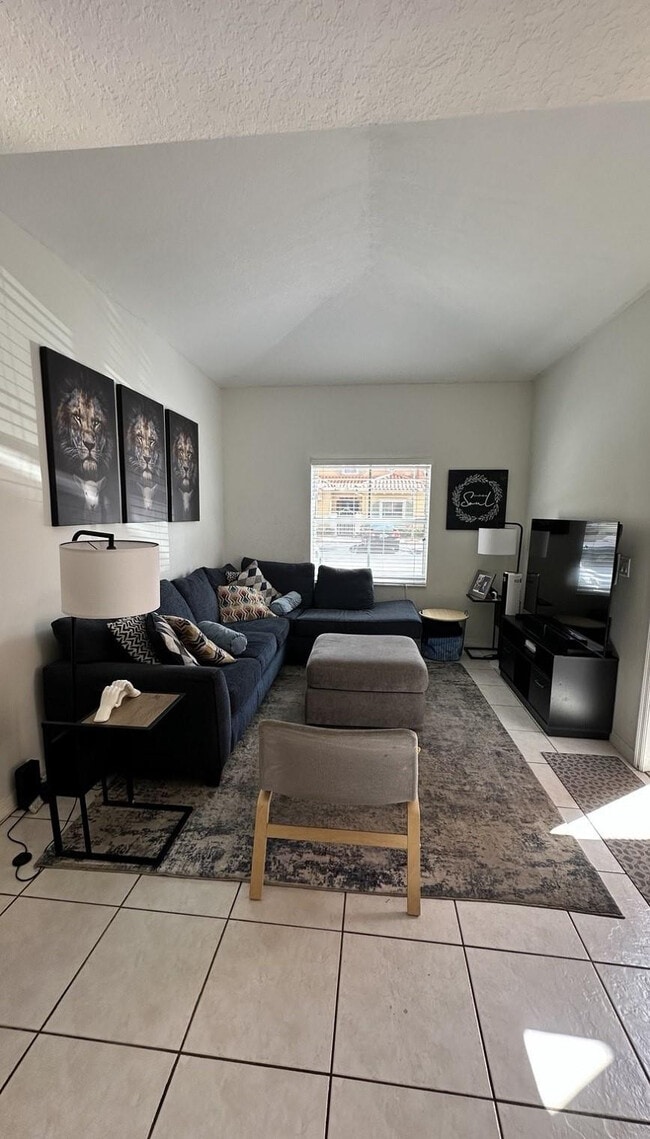 Building Photo - 4965 Leeward Ln