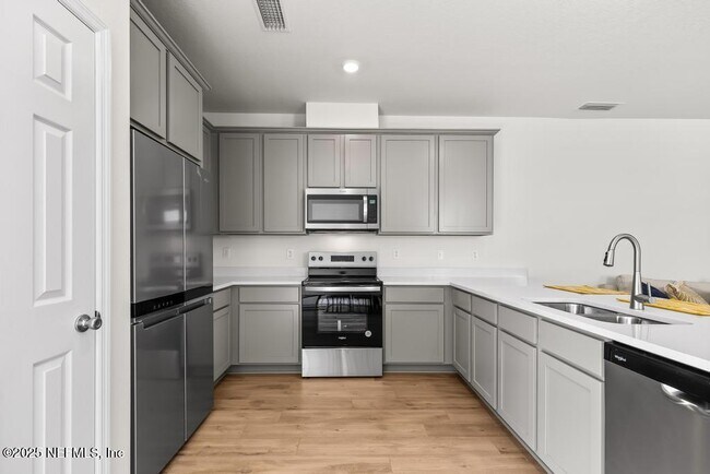 Building Photo - 125 Beach Palm Ct