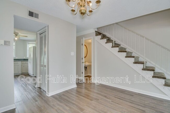 Building Photo - 304 Greene St