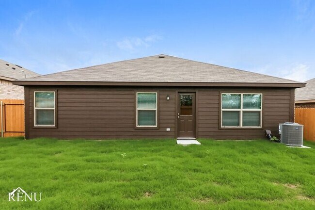 Building Photo - 152 Holster Holw Rd