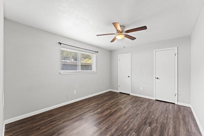Building Photo - 10815 Montverde Ln