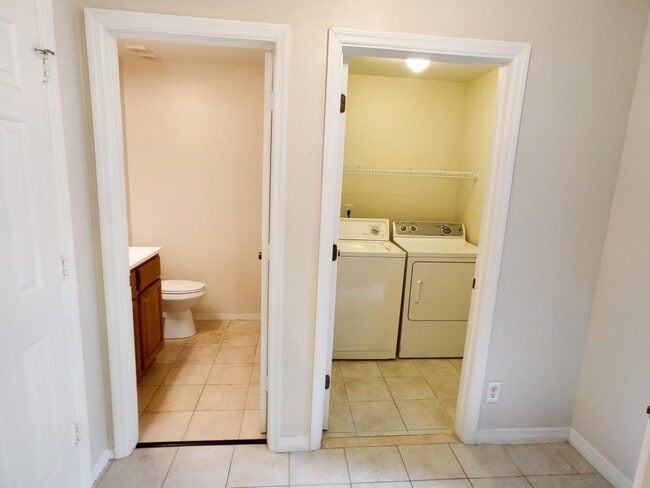 Building Photo - 8105 Olympia Ct