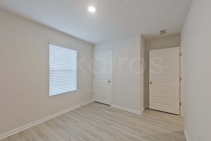 Building Photo - 124 Swallowtail Ln