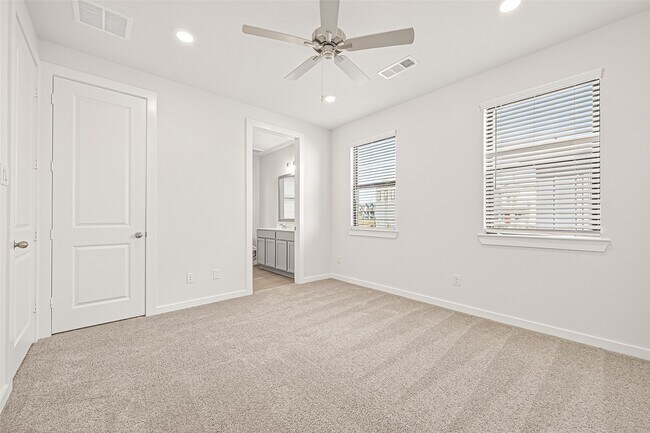 Building Photo - 3223 Loam Ln