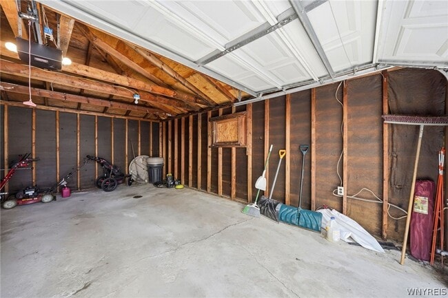 Building Photo - 226 Tacoma Ave