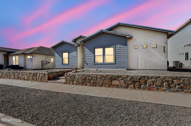 Building Photo - 2505 Mike Price Dr