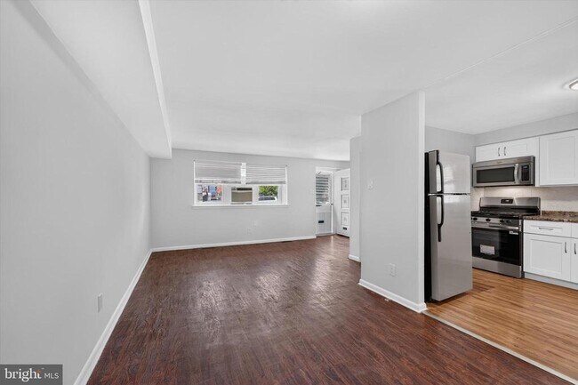 Building Photo - 2261 Strahle St