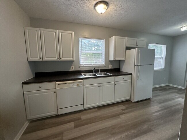 Building Photo - 506 Parkway Ct
