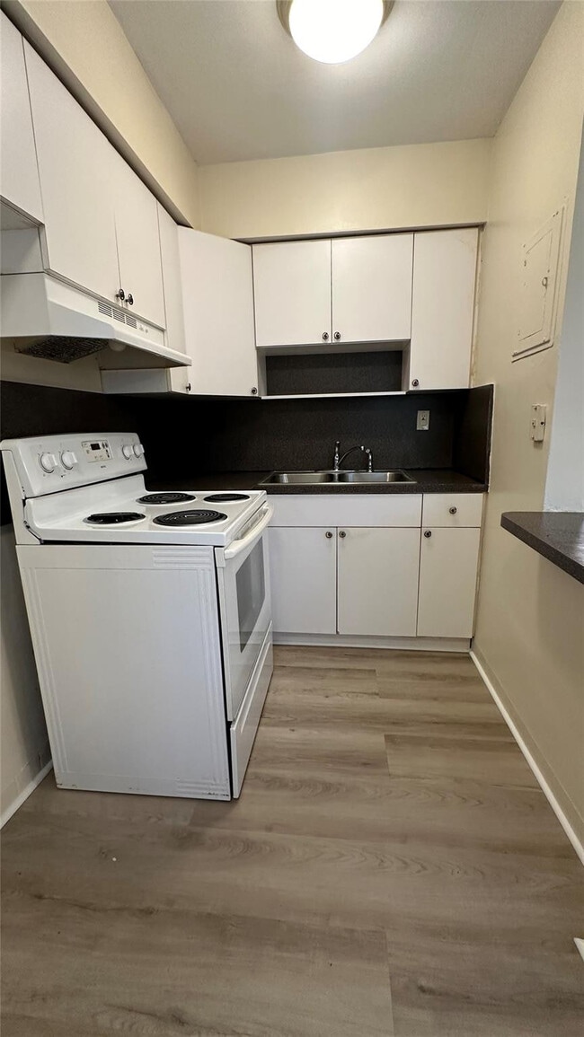 Building Photo - 505 NE 4th Ave