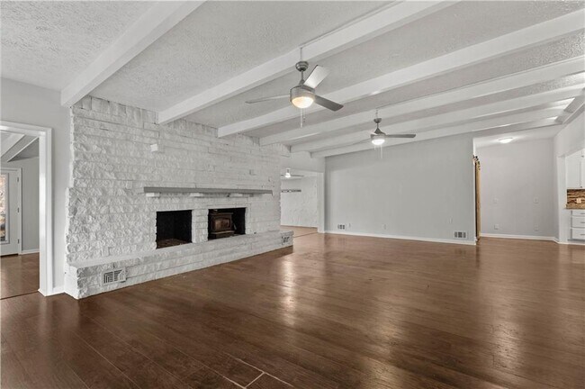 Building Photo - 2634 Birch St