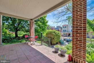 Building Photo - 817 N Harrison St