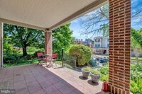 Building Photo - 817 N Harrison St