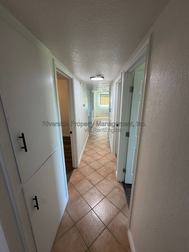 Building Photo - 4500 Sutton Pl