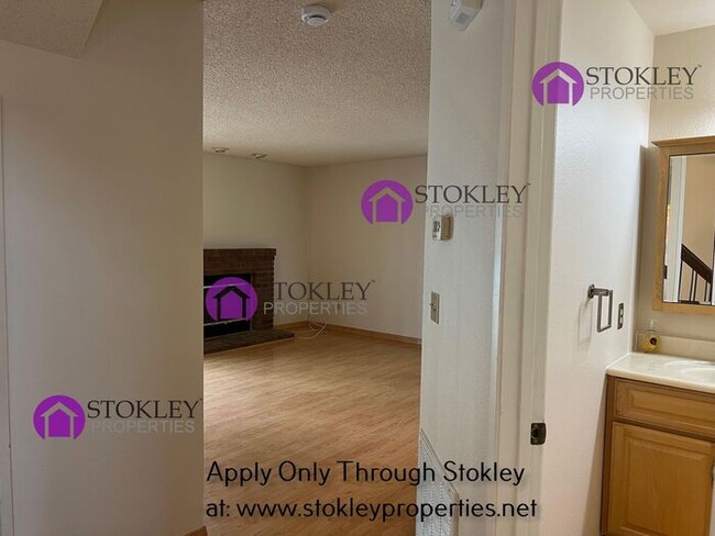 Building Photo - 3840 Rockford Dr