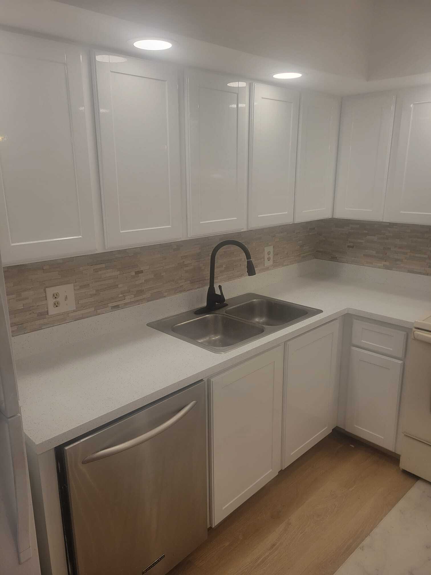 Building Photo - 570 N Tropic Ln