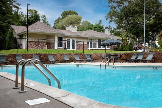 Primary Photo - 397 Lake Pointe Dr