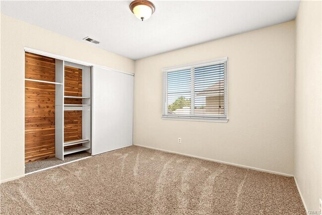 Building Photo - 1260 Highcliff Cir