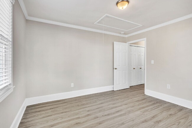 Building Photo - Beautifully Updated 2-Bedroom, 2-Bath Single-Level Home($1650/mo rent***)