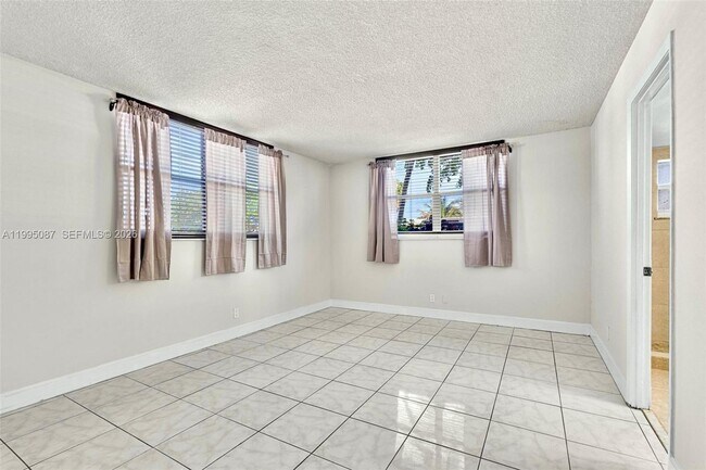 Building Photo - 1830 Dixieana St