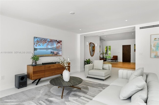 Building Photo - 45 NE 104th St