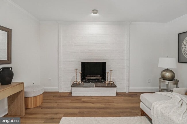 Building Photo - 3233 Ellicott St NW