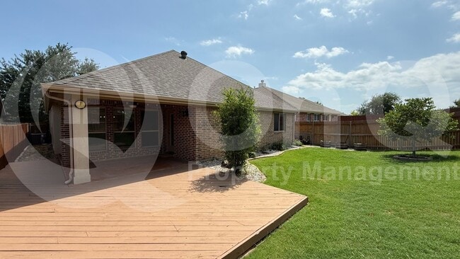 Building Photo - 2309 Aurora Dr