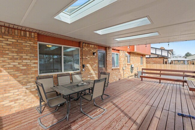 Building Photo - Spacious Home Wi/Large Fenced Yard + Covered Patio + Easy Denver/Boulder Commute