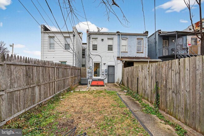 Building Photo - 4668 York Rd