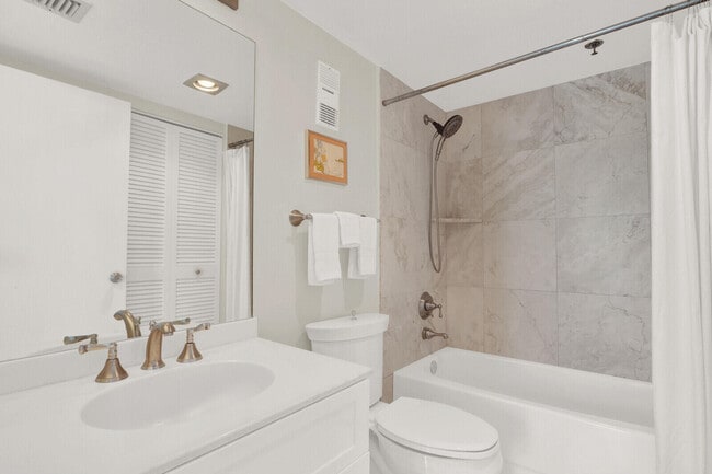 Building Photo - 2687 N Ocean Blvd