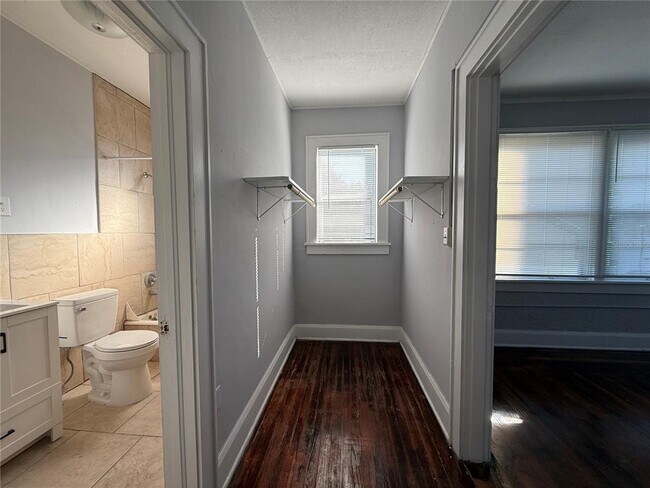 Building Photo - 730 W Central Ave