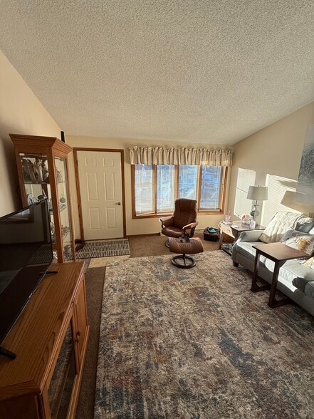 Building Photo - 520 S Kensington Dr